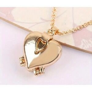 Gold Tone Heart Locket Necklace Four Petal Clover Style Pendant 18"